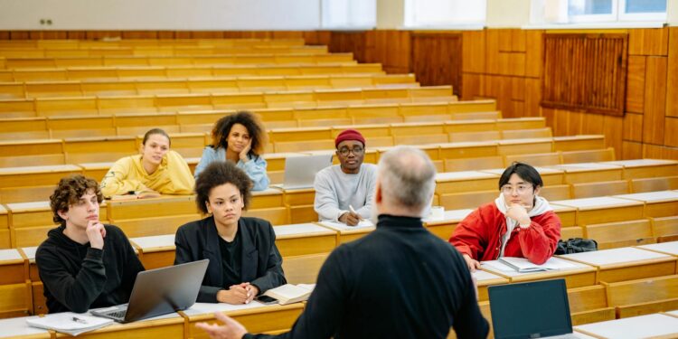 Decolonizing the Academy: How Community‑Based Learning Reshapes Career Capital and Institutional Power