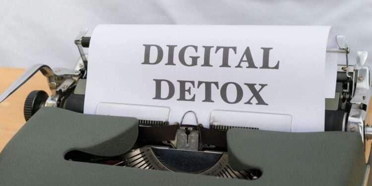 Digital Detox as a Structural Lever for Student Career Capital