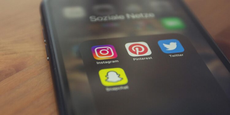 Digital Dissent at the Desk: How Platform‑Powered Activism Reshapes Corporate Policy and Career Capital