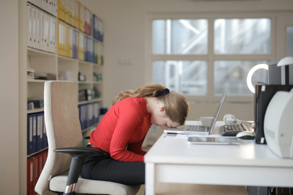 Digital Fatigue’s Hidden Toll: How Constant Connectivity Reshapes Career Capital and Institutional Power