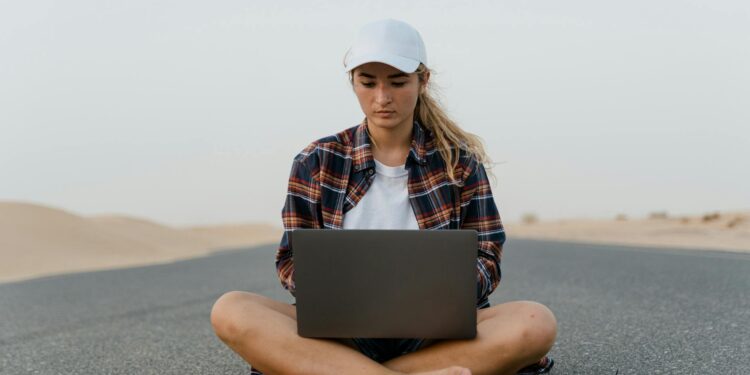 Digital Nomadism’s Hidden Toll: How Remote Mobility Reshapes Mental Health and Career Capital