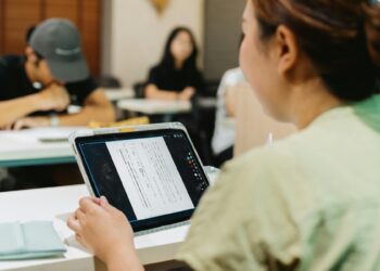 Digital‑Wellbeing Mandates Reshape Campus Power, Capital and Mobility