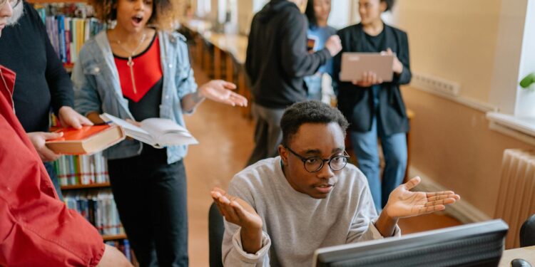 Echoes in the Digital Dorm: How Platform‑Mediated Communities Reshape Identity, Capital, and Institutional Power in Higher Education