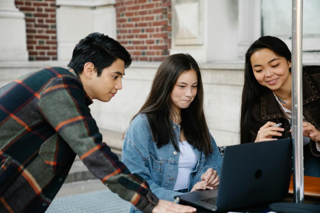 Echoes in the Digital Dorm: How Platform‑Mediated Communities Reshape Identity, Capital, and Institutional Power in Higher Education