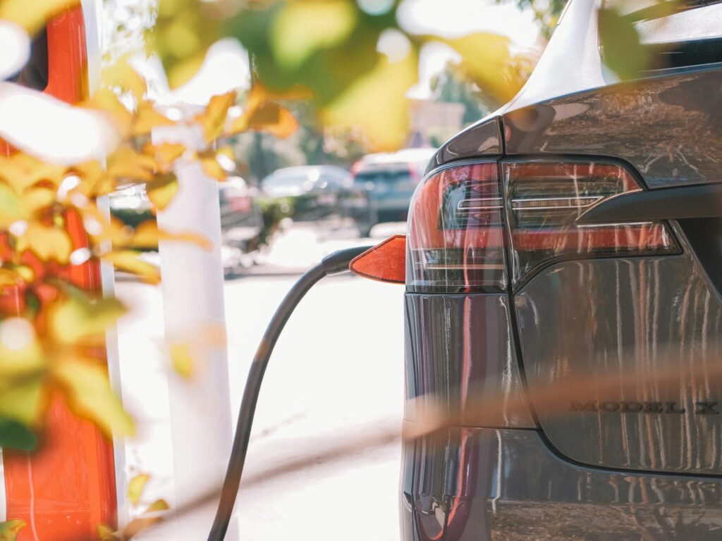 Electrified Commutes Reshape Urban Power Structures