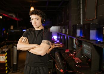 Esports Ascendant: Structural Shifts Reshaping Careers in the Traditional Sports Economy