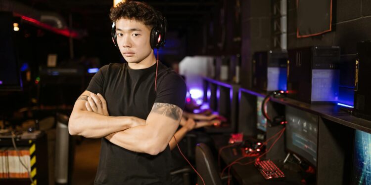 Esports Ascendant: Structural Shifts Reshaping Careers in the Traditional Sports Economy