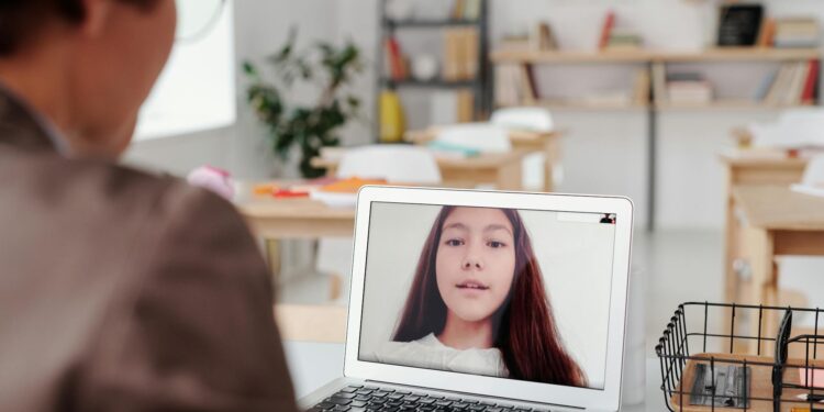 Hybrid Classrooms Reshape the Architecture of Student Capital