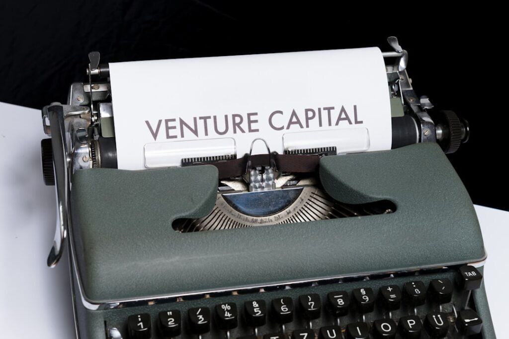Hybrid Investment Models Reshape Venture Capital’s Structural Landscape