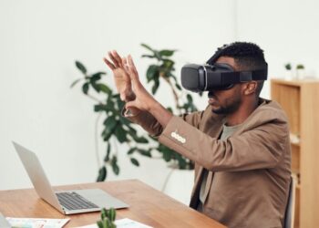 Immersive Upskilling: How Virtual Reality Reshapes Corporate Training and Career Capital