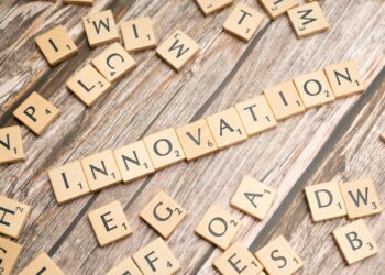 Interdisciplinary Scholarship Reshapes Innovation Pipelines and Career Trajectories