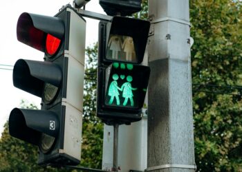 Intersectionality as a Competitive Engine: Quantifying the Business Case for Multi‑Dimensional Inclusion