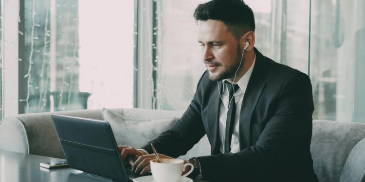 Mindful Meetings as the Structural Backbone of Hybrid Leadership