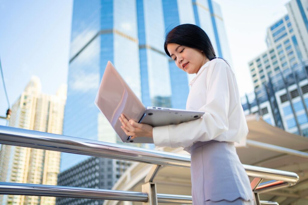 Multi‑Hyphen Careers Reshape Institutional Power and Economic Mobility