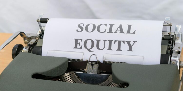 NIL Policy Redefines Collegiate Athletics: A Structural Shift in Career Capital and Institutional Power