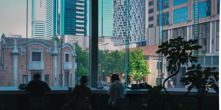 Remote Work Reshapes Cities: Structural Shifts in Urban Planning and Infrastructure