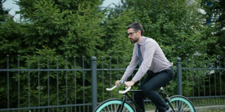Remote Work’s Carbon Calculus: How Shifting Commutes Are Reshaping Institutional Power and Career Capital