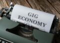 The Institutional Engine of Reskilling: Platforms Redefine Labor Capital in an Automated Era