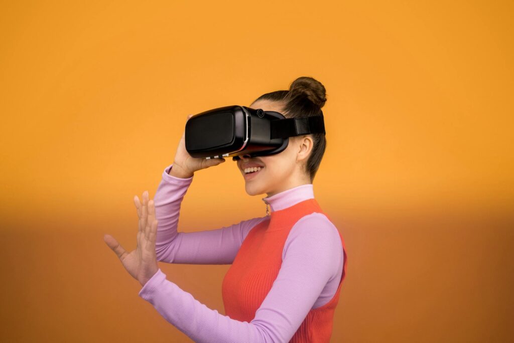 The Metaverse Mindset: VR Platforms Reshape Social Media and Career Trajectories