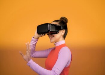 The Metaverse Mindset: VR Platforms Reshape Social Media and Career Trajectories