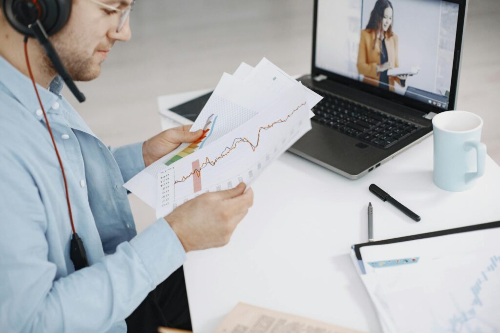 The Rise of Virtual Headquarters: How Hybrid Work Reshapes Talent Competition