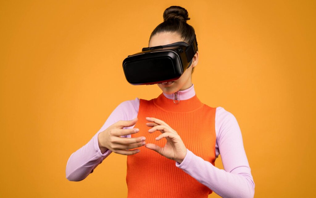 Virtual Reality as a Structural Lever for Global Career Capital