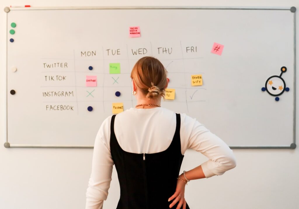 6 Strategies to Overcome Imposter Syndrome and Build Confidence in the Workplace
