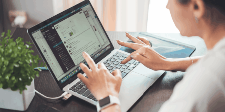 7 Strategies for Crafting a Consistent Online Presence to Enhance Job Search Visibility