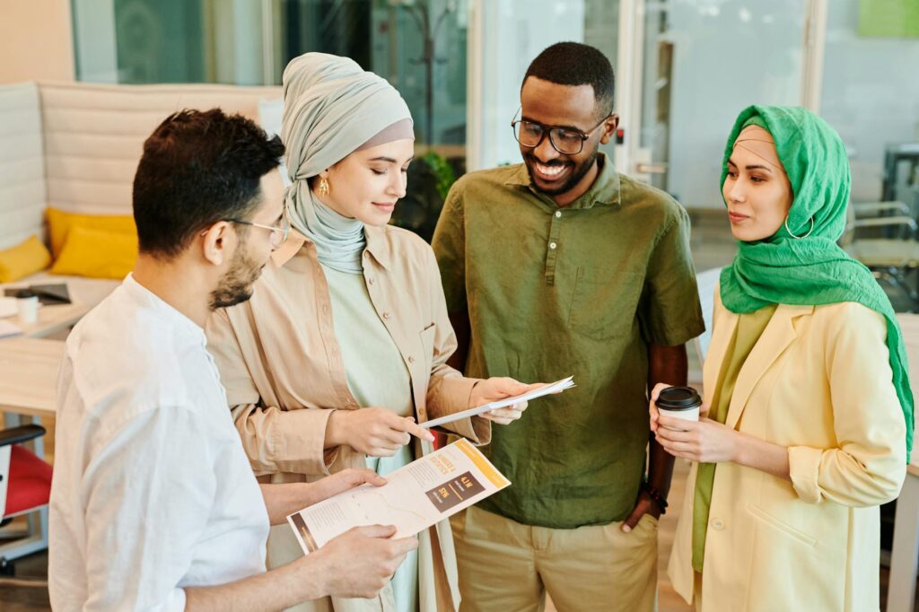 Breaking Down Language Barriers: 7 Tips to Effectively Communicate Across Cultural and Linguistic Boundaries in the Workplace