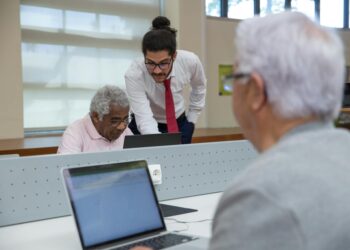 Bridging the Digital Orphanage: How Cross‑Device Intergenerational Collaboration Reshapes Lifelong Learning and Career Capital