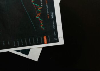Climate‑Resilient Finance Redefines Portfolio Diversification