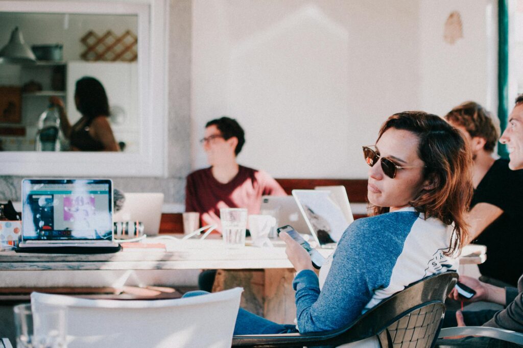 Co‑Creation Cooperatives: Redefining Freelance Livelihoods in a Post‑Gig Economy