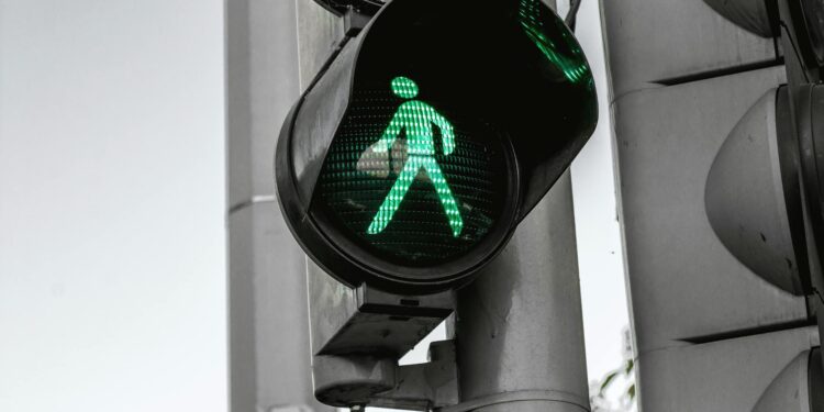 Crafting a Personalized ‘Career Stoplight’ to Signal Progress and Priorities