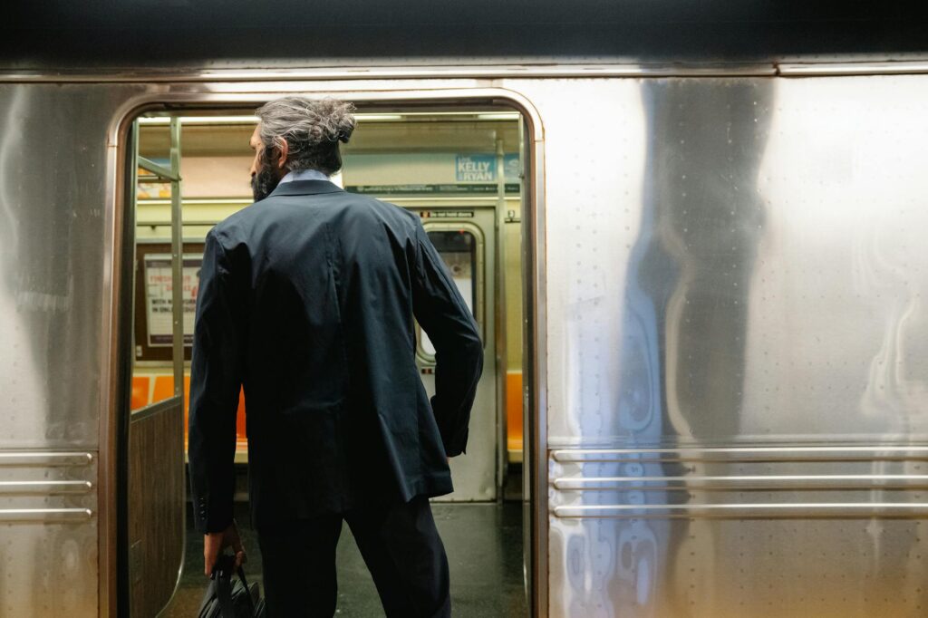 Crafting a Reverse Commute Strategy for Urban Professionals