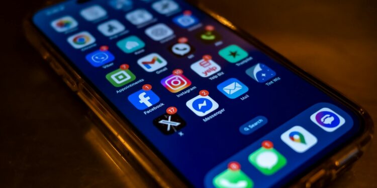 Digital Detox as a Structural Lever for Career Capital and Institutional Resilience