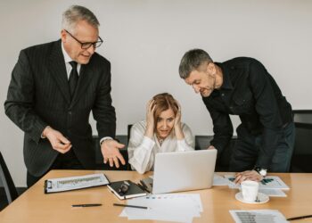 Emotional Contagion as a Leadership Lever: Structuring Psychological Safety in High‑Stress Workplaces