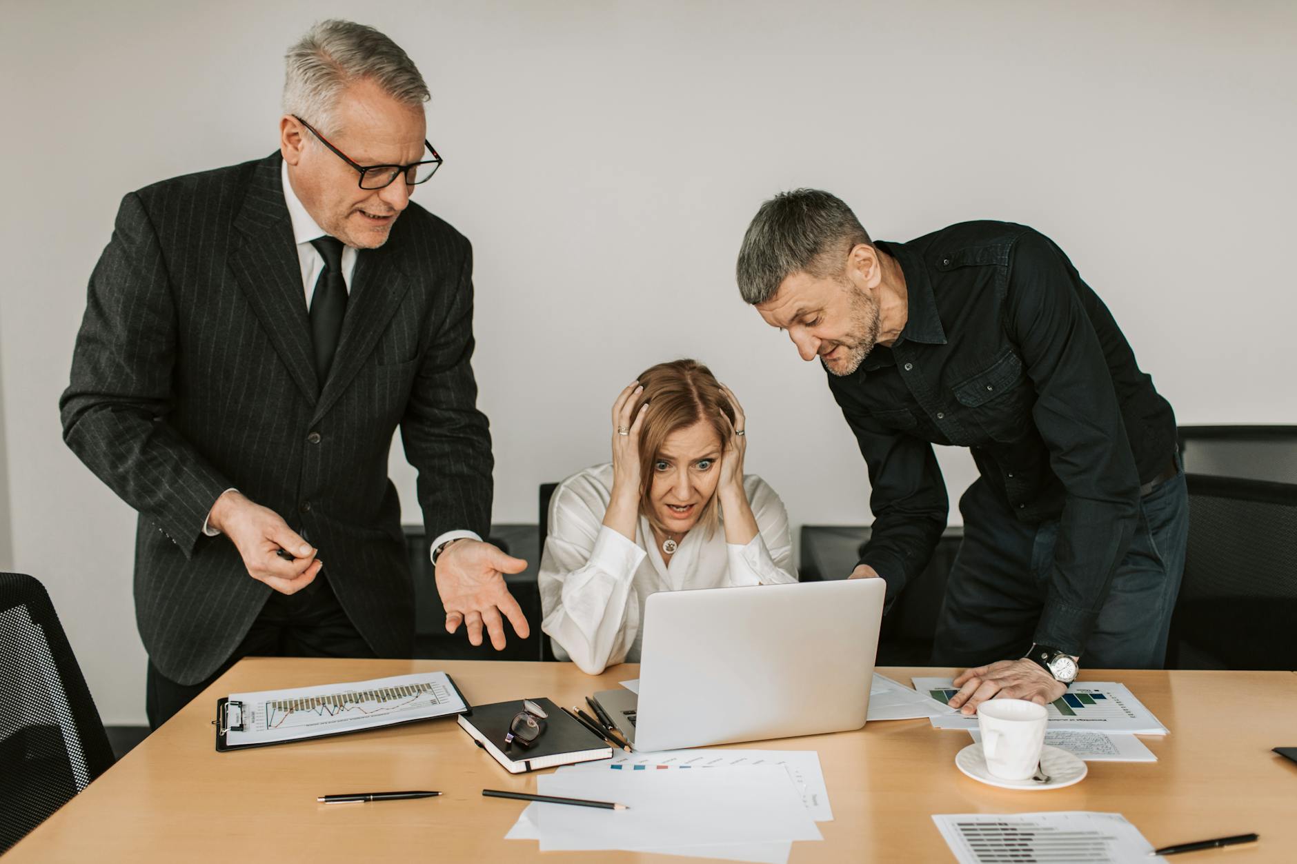 Emotional Contagion as a Leadership Lever: Structuring Psychological Safety in High‑Stress Workplaces