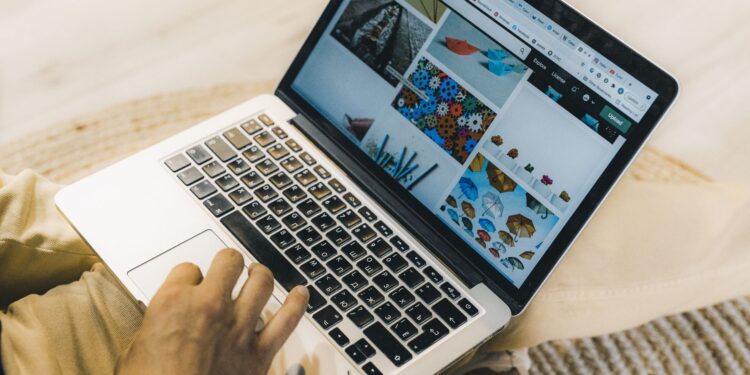From Zero to Hero: 7 Proven Ways to Leverage Online Communities to Get Noticed by Industry Leaders