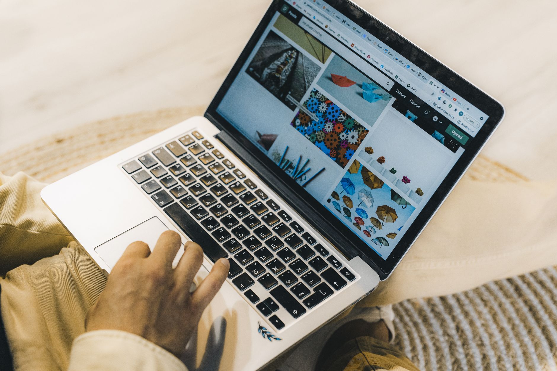 From Zero to Hero: 7 Proven Ways to Leverage Online Communities to Get Noticed by Industry Leaders