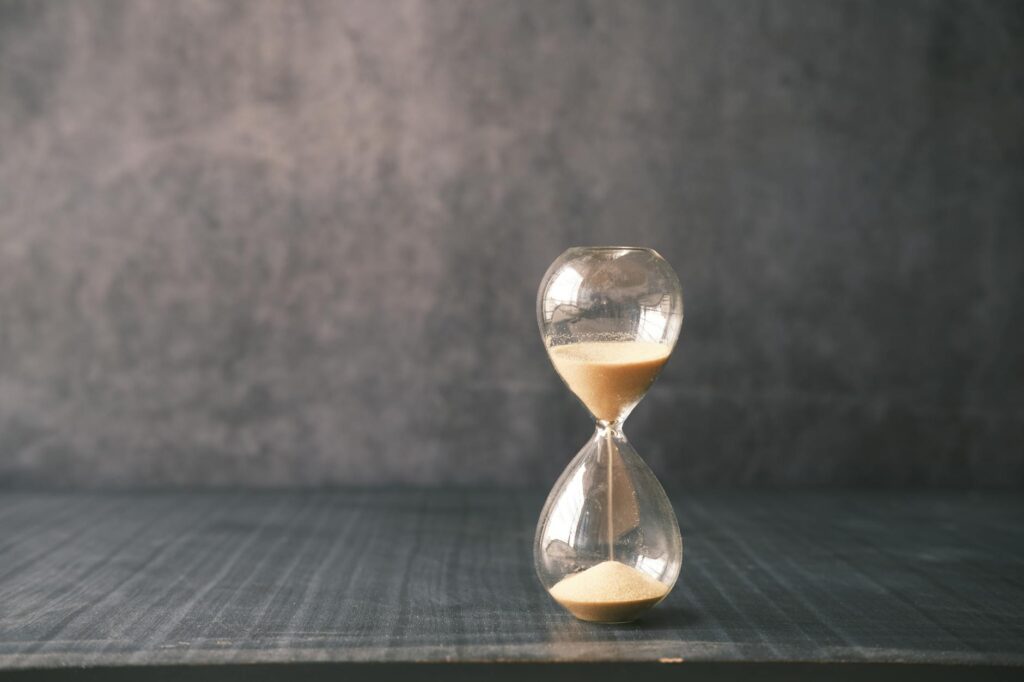 Goal‑Timing as a Structural Lever: Rethinking Motivation, Mobility, and Leadership in the AI Era
