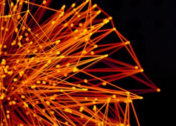 Hidden Influencers Reshape Talent Sourcing: From Referral Noise to Relational Capital