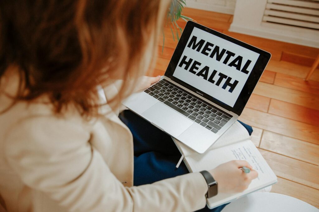 Hidden Signals: How Unseen Mental‑Health Patterns in Online Reviews Reshape Hiring and Retention