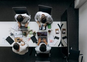 Leveraging Proximity to High-Growth Industries for Career Advancement