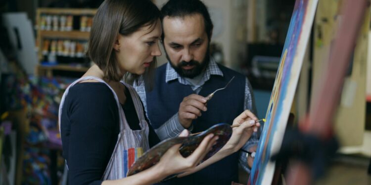 Leveraging Reverse Mentorship for Career Growth: 7 Evidence-Based Strategies