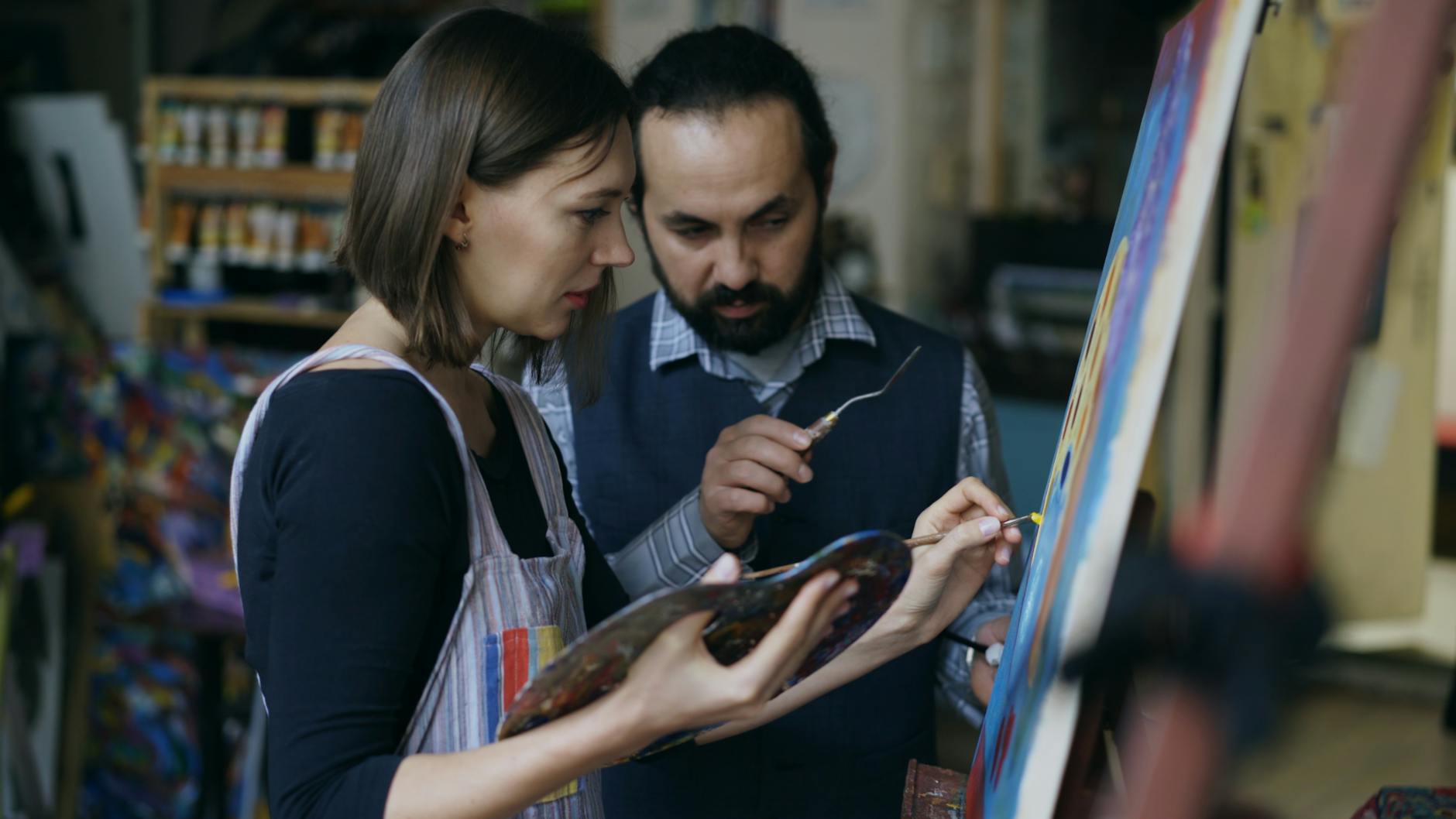 Leveraging Reverse Mentorship for Career Growth: 7 Evidence-Based Strategies