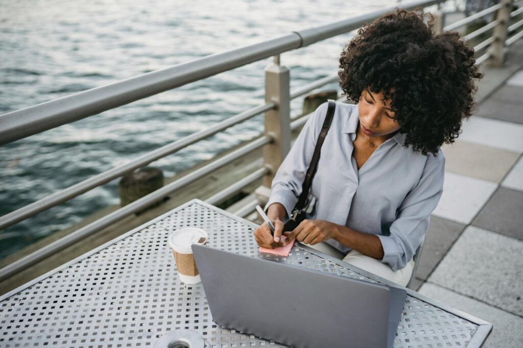 Leveraging Your Side Hustle as a Stepping Stone for Your Dream Job