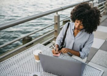 Leveraging Your Side Hustle as a Stepping Stone for Your Dream Job