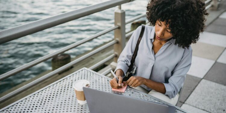 Leveraging Your Side Hustle as a Stepping Stone for Your Dream Job