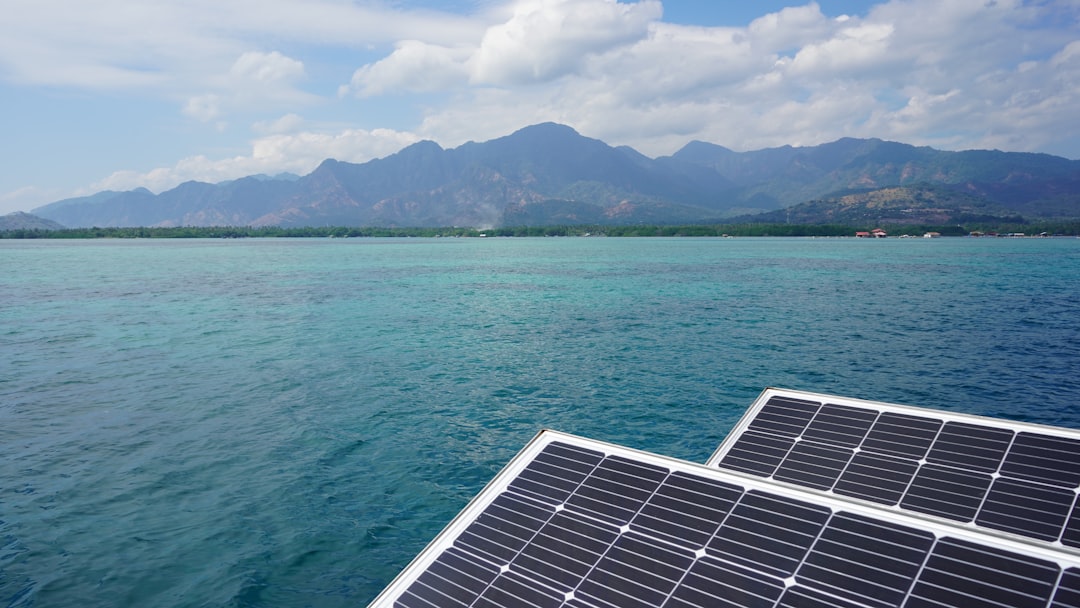India Considers Incentives for Floating Solar Panel Projects