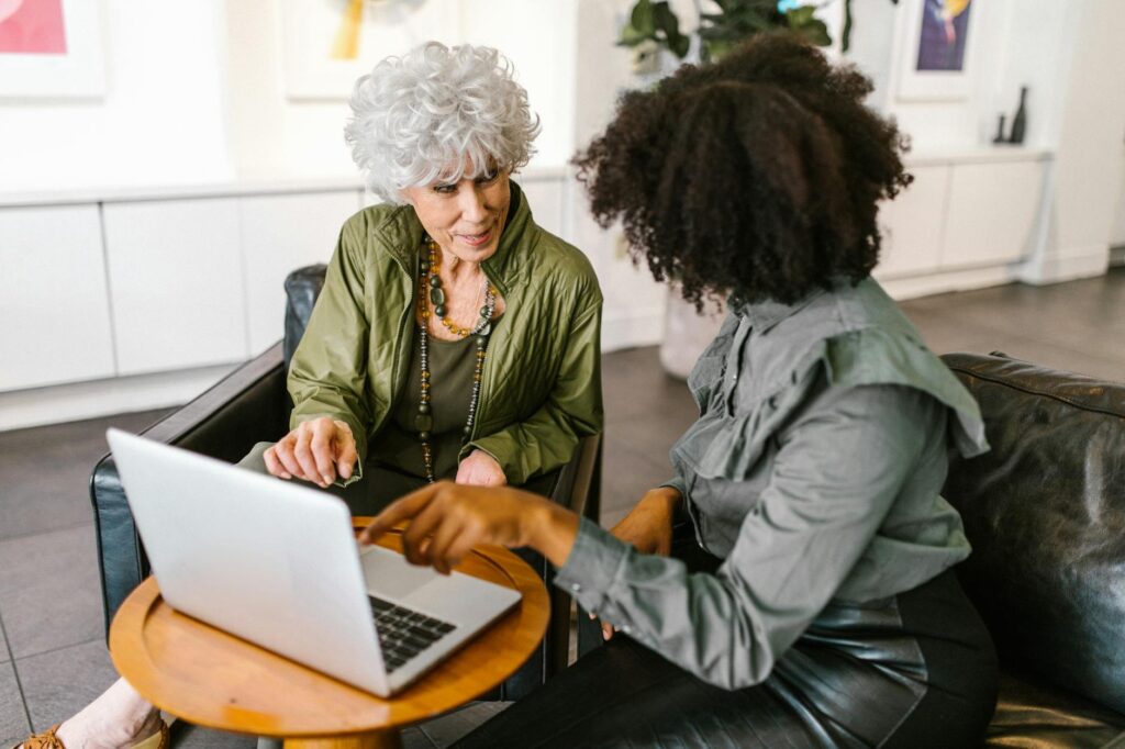 Longevity‑Economy Leverage: How Intergenerational Collaboration Is Redefining Career Capital